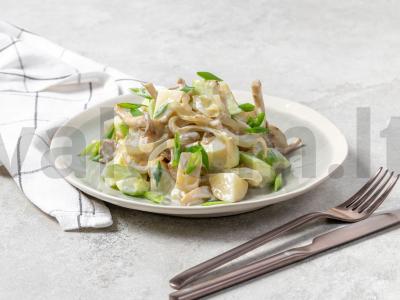 Bulvių salotos su keptomis pievagrybiais ir cukinijomis pagrindine nuotrauka