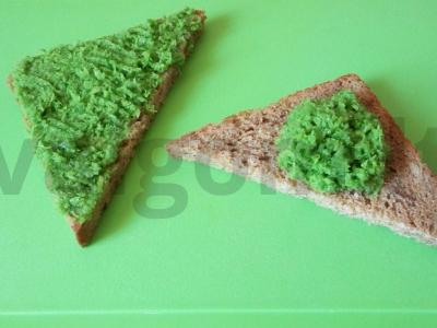 Jaunų česnako ūglių aliejus pagrindine nuotrauka