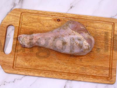 Kepta kalakutų blauzda su česnaku ir pipirais Žingsnis 2