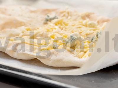 Romėniška pica „Keturi sūriai“ Žingsnis 4