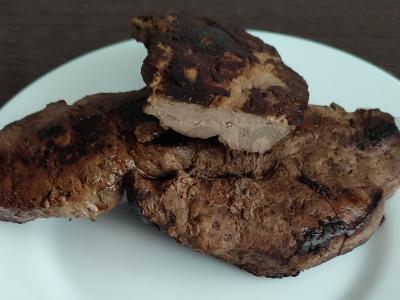 Kepta jautienos kepenėlė pagrindine nuotrauka