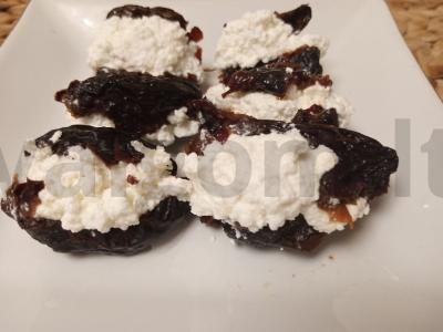 Džiovinti slyvos, įdarytos varške Žingsnis 4