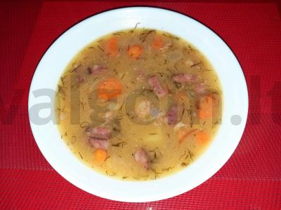 Žirnių sriuba-pyragas pagrindine nuotrauka