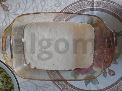 Kefyro pyragas su žaliu svogūnu ir kiaušiniu Žingsnis 4