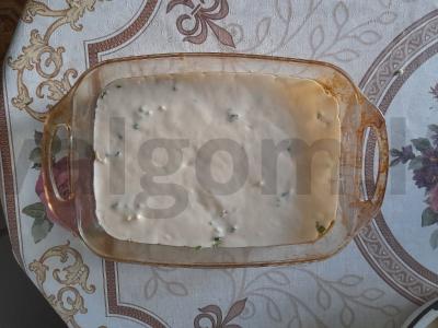 Kefyro pyragas su žaliu svogūnu ir kiaušiniu Žingsnis 6