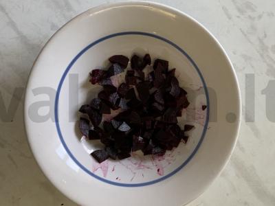 Burokėlių salotas su kiaušiniu ir sūriu Žingsnis 1