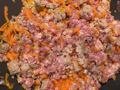 Bulvių-mėsos apkepas su morkomis ir majonezu Žingsnis 1