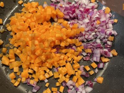 Žirnių sriuba su rūkytais mėsos gaminiais Žingsnis 1