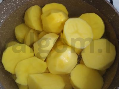 Aštri bulvių ir faršo apkepas Žingsnis 1