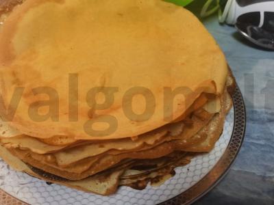 Blynai ant verdančio vandens be kiaušinių pagrindine nuotrauka