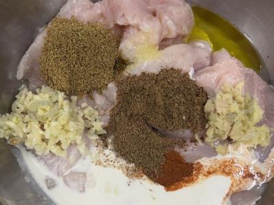 Vištiena tikka masala su česnaku ir pomidorais Žingsnis 1