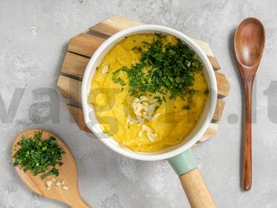 Kalakutienos ir veršienos sultinys Žingsnis 2