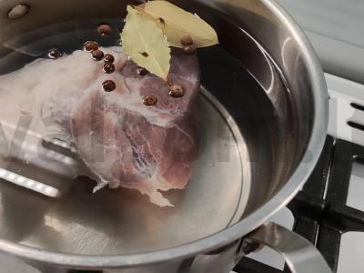 Įdaryti blynai su mėsa Žingsnis 1