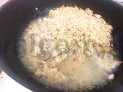 Makaronai su cukinija ir kiaušiniu ant šoninės Žingsnis 4