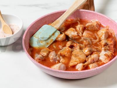 Mėsa su padažu keptuvėje Žingsnis 8