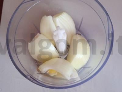 Sultingi kotletai iš mėsos faršo su kopūstais ir svogūnais Žingsnis 1