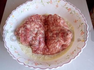 Sultingi kotletai iš mėsos faršo su kopūstais ir svogūnais Žingsnis 5