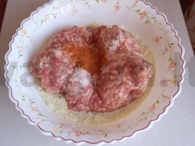 Sultingi kotletai iš mėsos faršo su kopūstais ir svogūnais Žingsnis 6