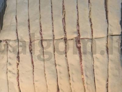 Šoninės ir sūrio „Sukta“ lazdelės Žingsnis 6