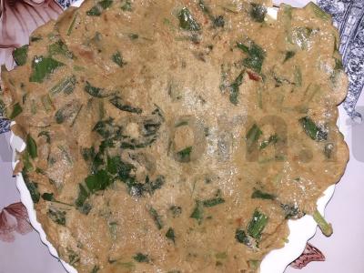 Lepšė su česnakine žole ir karčiu pietums pagrindine nuotrauka