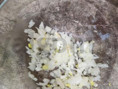 Salotas „Žaluma“ su daržovėmis ir žaliu žirniu Žingsnis 1