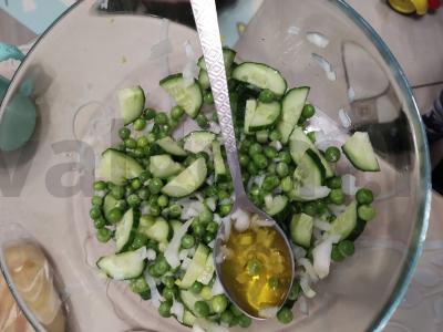 Salotas „Žaluma“ su daržovėmis ir žaliu žirniu Žingsnis 3