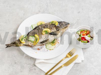 Upėtakis folijoje pagrindine nuotrauka