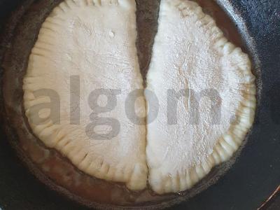 Kibinai iš nesaldinto mielinio tešlos Žingsnis 4