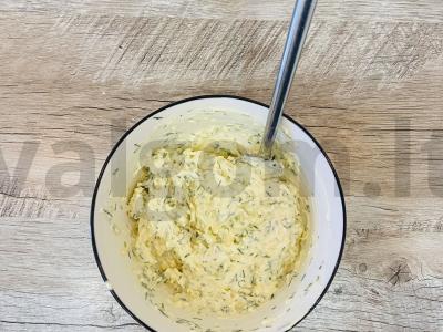 Smulkintos vištienos kotletai su sūrio padažu Žingsnis 6