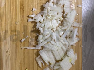 Mėgstama olivje salotos Žingsnis 2