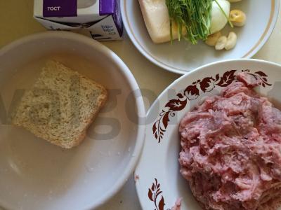 Kotletai grietinėlės padaže Žingsnis 1