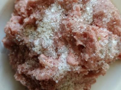 Kotletai grietinėlės padaže Žingsnis 2