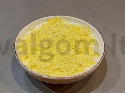 Salotas „Trio“ su vištienos krūtinėle, svogūnais ir kiaušiniu Žingsnis 8