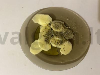 Namų bulvių traškučiai su itališkais prieskoniais Žingsnis 4