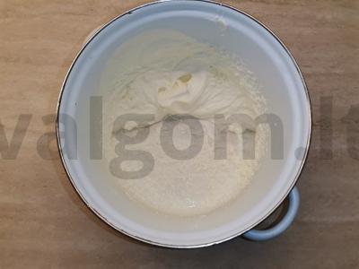 Švelnus trifle su mangais Žingsnis 3