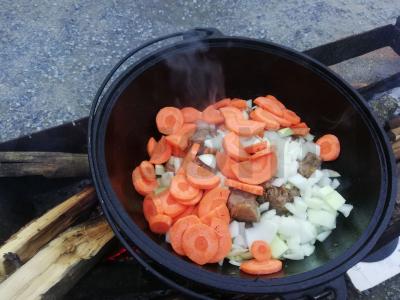 Veršienos šuliumas su bulvėmis Žingsnis 1