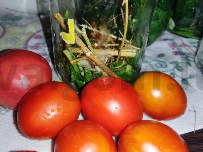 Marinuoti pomidorai žiemai Žingsnis 1