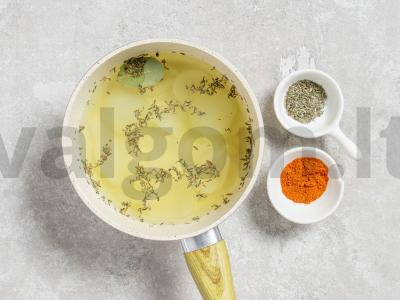 Pomidorų sriuba su meatballs ir vermišeliu Žingsnis 1