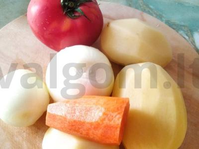 Sriuba su meatballs ir šviežiais žalumynais Žingsnis 1