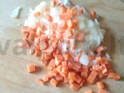 Sriuba su meatballs ir šviežiais žalumynais Žingsnis 2