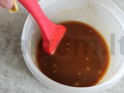 Kiaulienos kulniukas aluje su prieskoniais Žingsnis 3