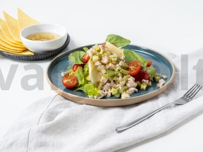 Kalakutienos salotos su avokadų aliejumi pagrindine nuotrauka