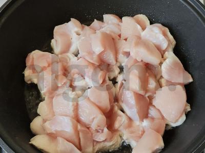 Plovas su vištienos filė, prieskoniais ir krapais Žingsnis 1