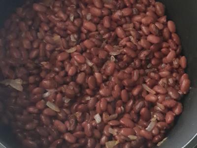 Pupelės su keptu svogūnu Žingsnis 3