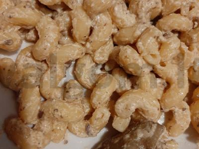 Kalakutienos kepenėlės grietinėlės padaže su makaronų garnyru pagrindine nuotrauka