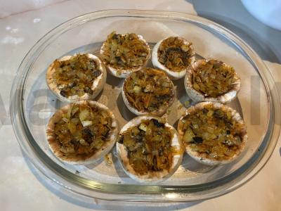 Įdaryti grybai su morkomis ir sūriu Žingsnis 2