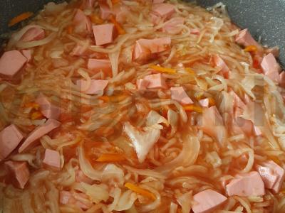 Patingėjusi solyanka su doktorine dešra pagrindine nuotrauka