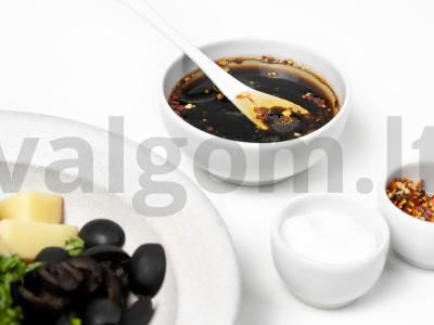 Šiltas bulvių salotas su alyvuogėmis ir paprika Žingsnis 2