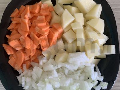 Raudonos žuvies žuvienė iš sriubos rinkinys Žingsnis 2