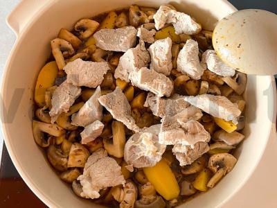 Kiaulienos kaklas su grybais ir pupelėmis terijaki padaže Žingsnis 5